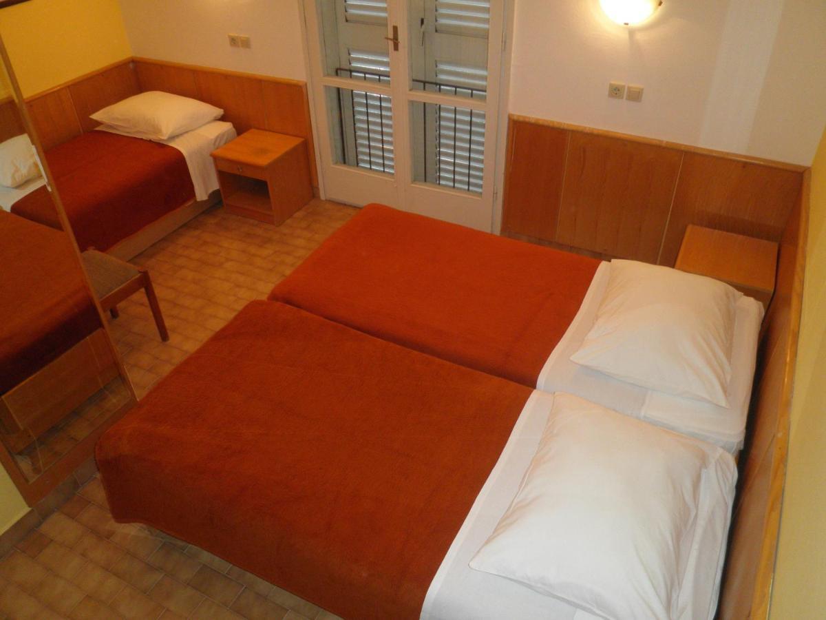 Hotel Zora Pavilions Primošten Exterior foto
